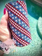 Load image into Gallery viewer, 16 oz plump Premium Grid Patriotic Tumbler